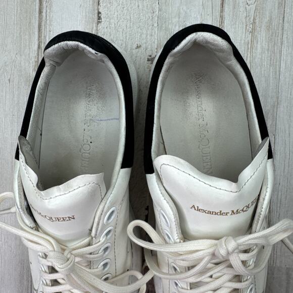 Alexander McQueen Women's Oversized Sneakers Sz 38 US 8 White/Black 553770 - Picture 3 of 14